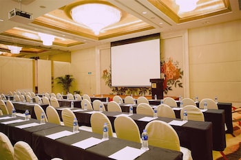 holiday inn shanghai pudong by ihg