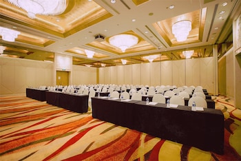 holiday inn shanghai pudong by ihg