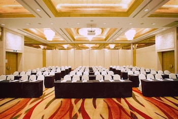 holiday inn shanghai pudong by ihg