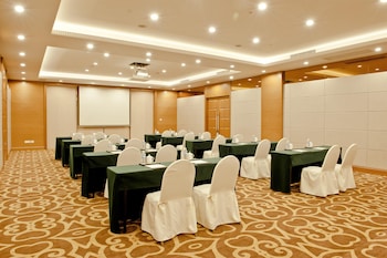 holiday inn shanghai pudong by ihg