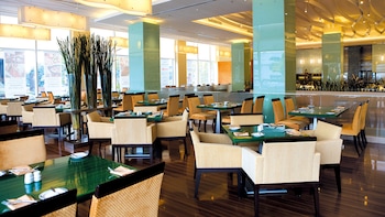 holiday inn shanghai pudong by ihg