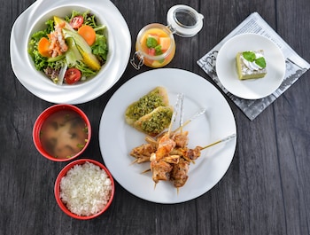 holiday inn shanghai pudong by ihg