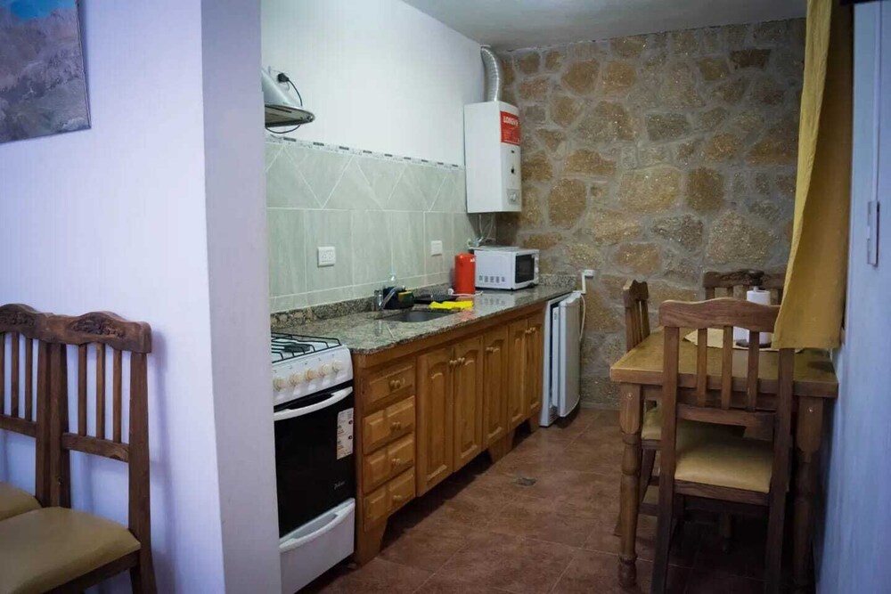 hostal el tomolasta