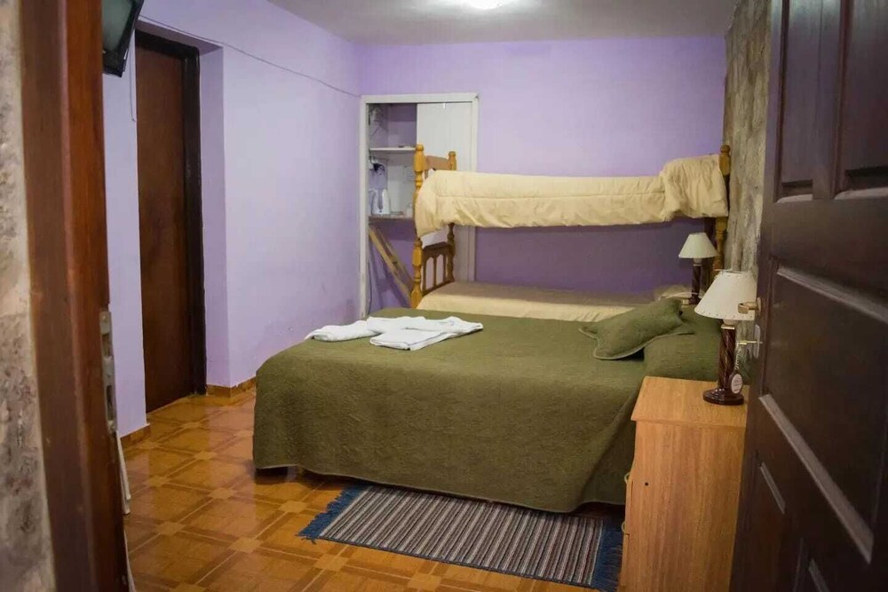 hostal el tomolasta