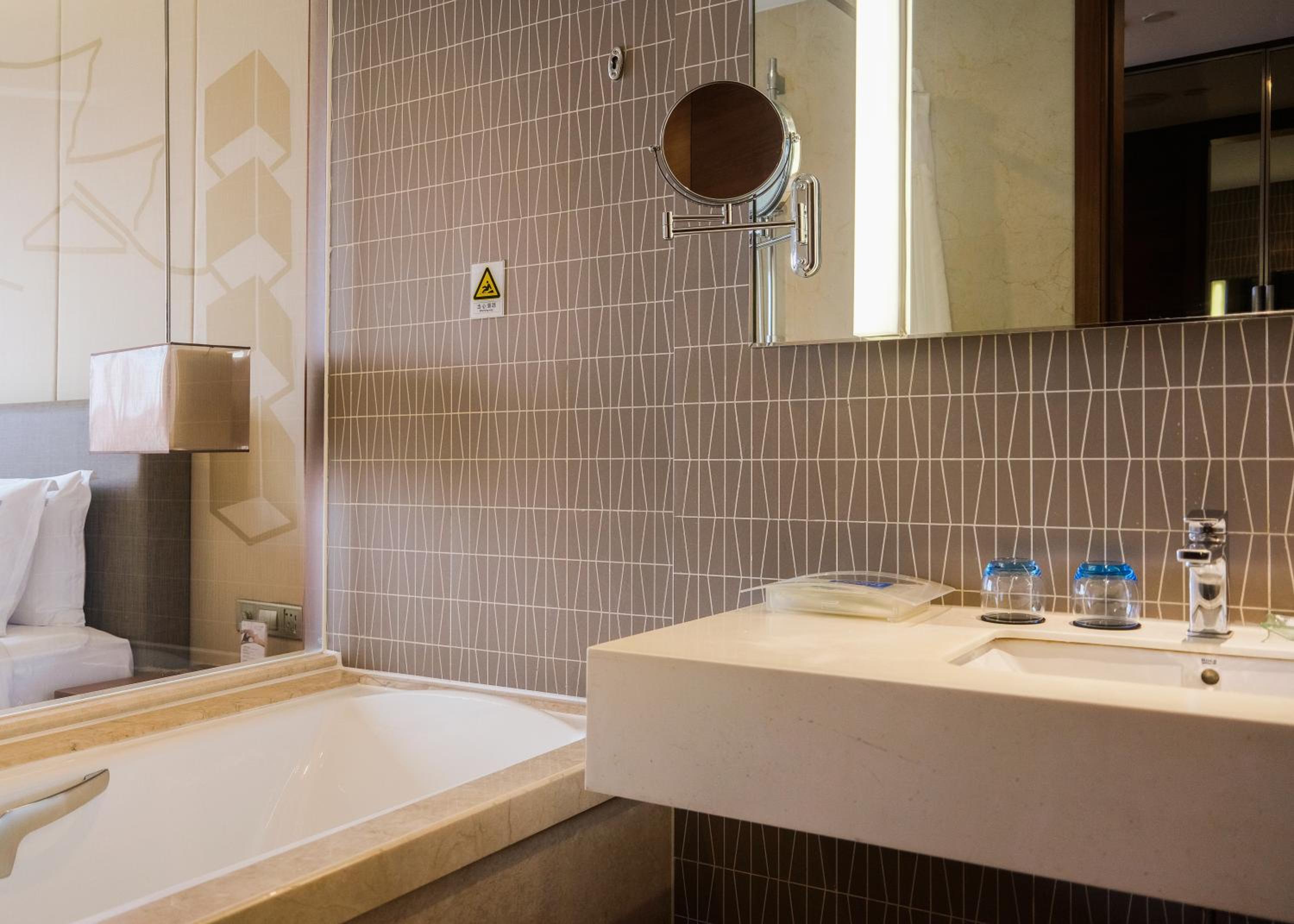 holiday inn shanghai hongqiao by ihg