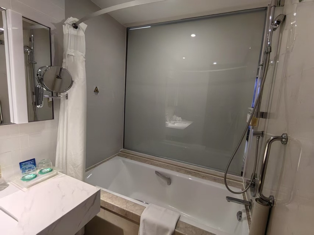 holiday inn shanghai hongqiao by ihg