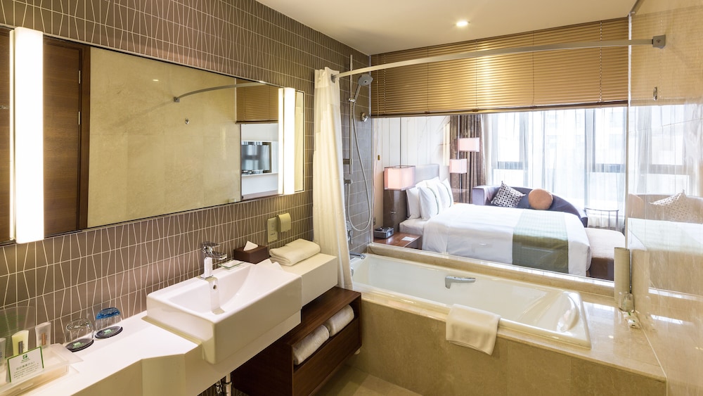 holiday inn shanghai hongqiao by ihg
