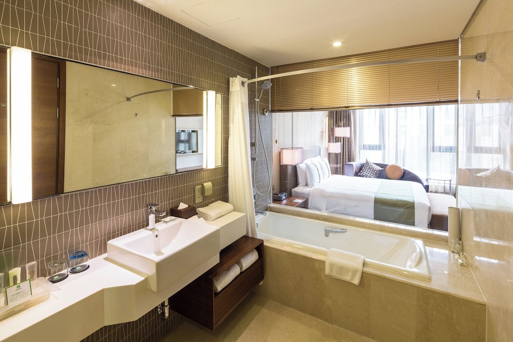 holiday inn shanghai hongqiao by ihg