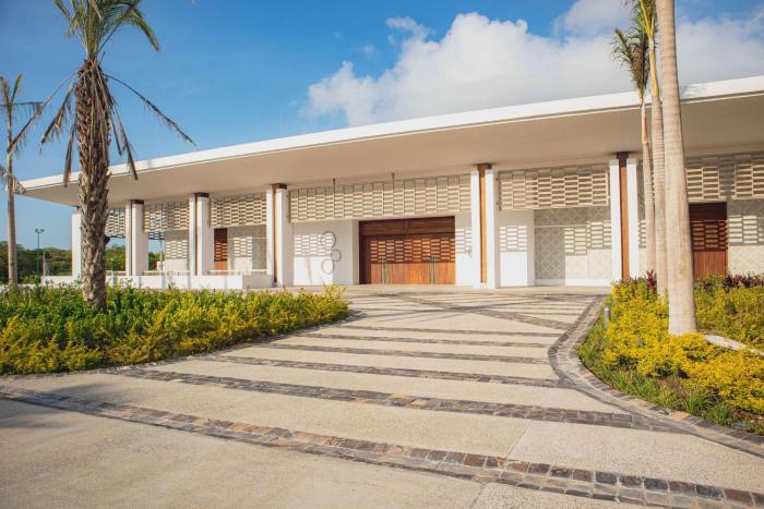 conrad punta de mita