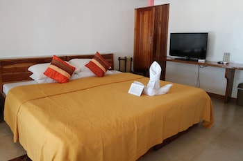 Nigi Nigi Too Beach Resort,Near Boat Station 1,3 star