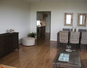 caves coastal bar and bungalows