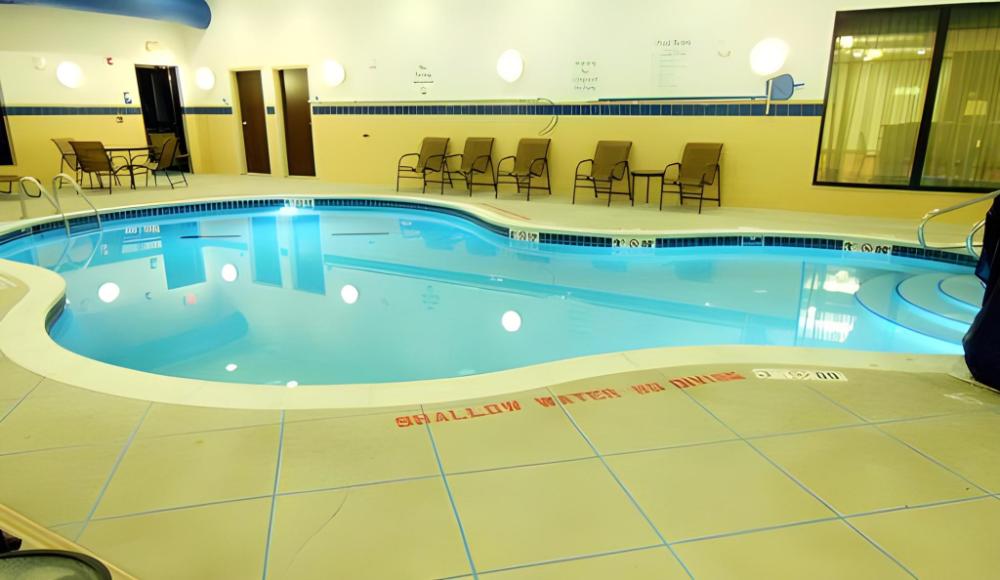 holiday inn express and suites washington meadow lands