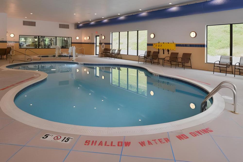 holiday inn express and suites washington meadow lands