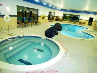 holiday inn express and suites washington meadow lands