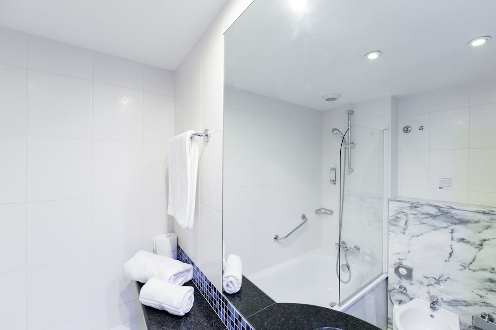 holiday inn express lisbon airport by ihg