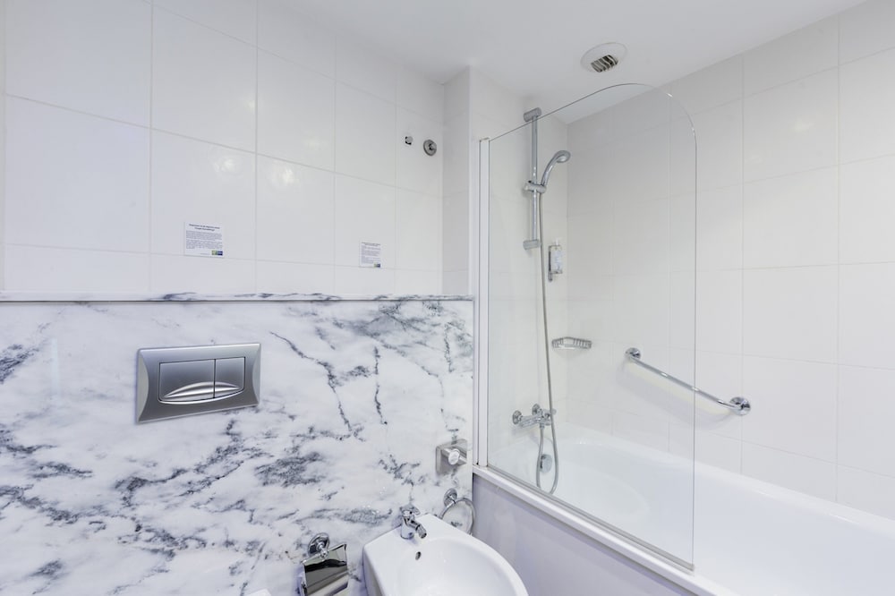holiday inn express lisbon airport by ihg