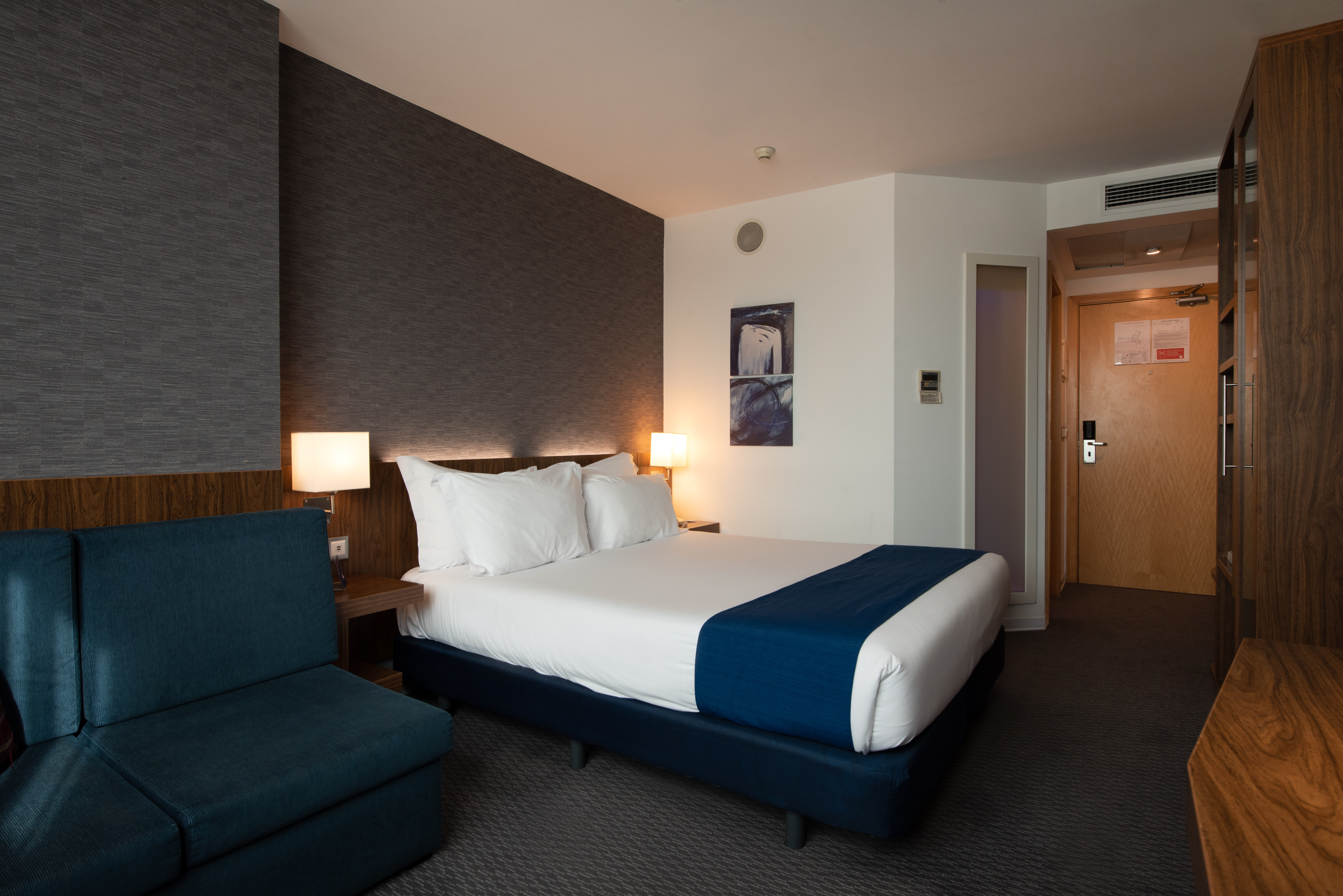 holiday inn express lisbon airport by ihg