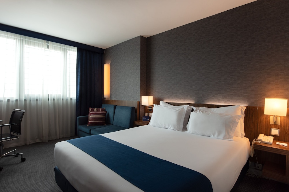 holiday inn express lisbon airport by ihg