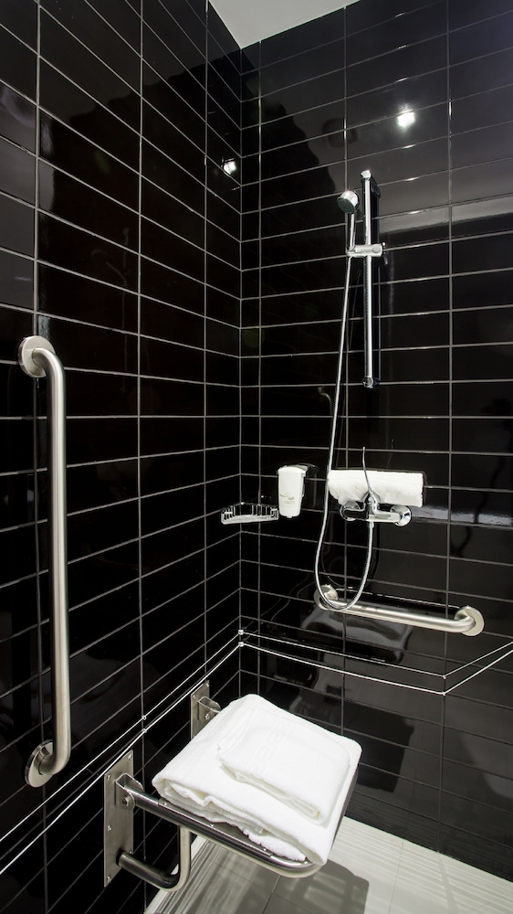 holiday inn express lisbon airport by ihg
