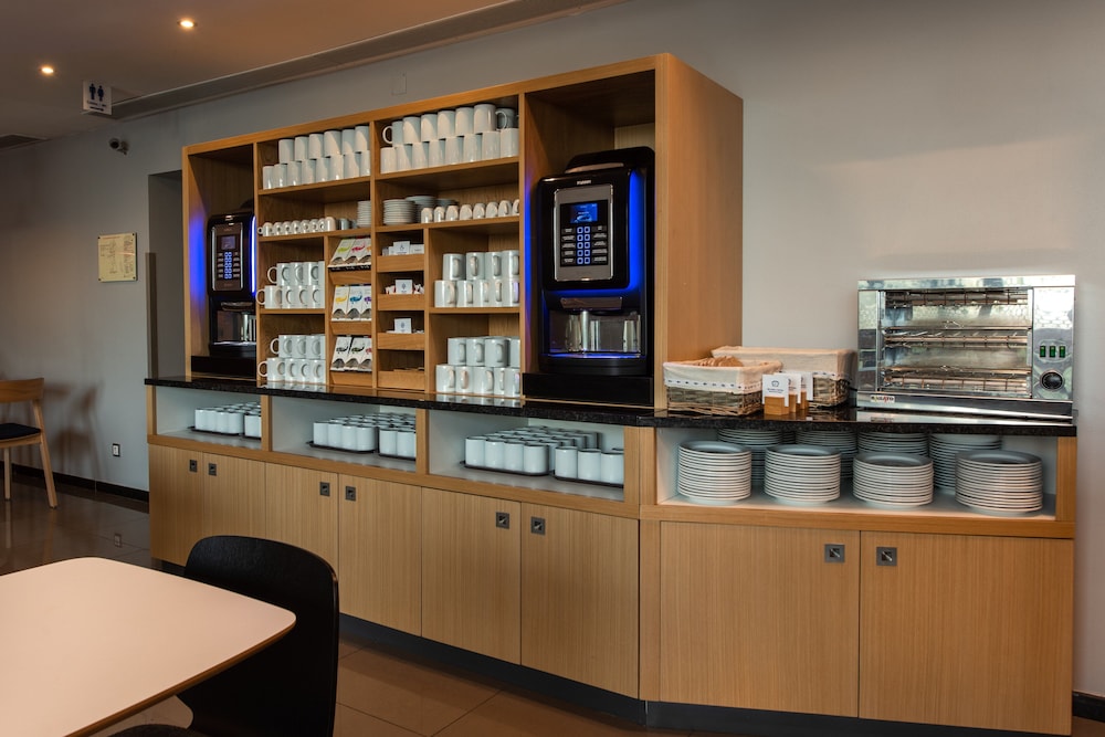 holiday inn express lisbon airport by ihg