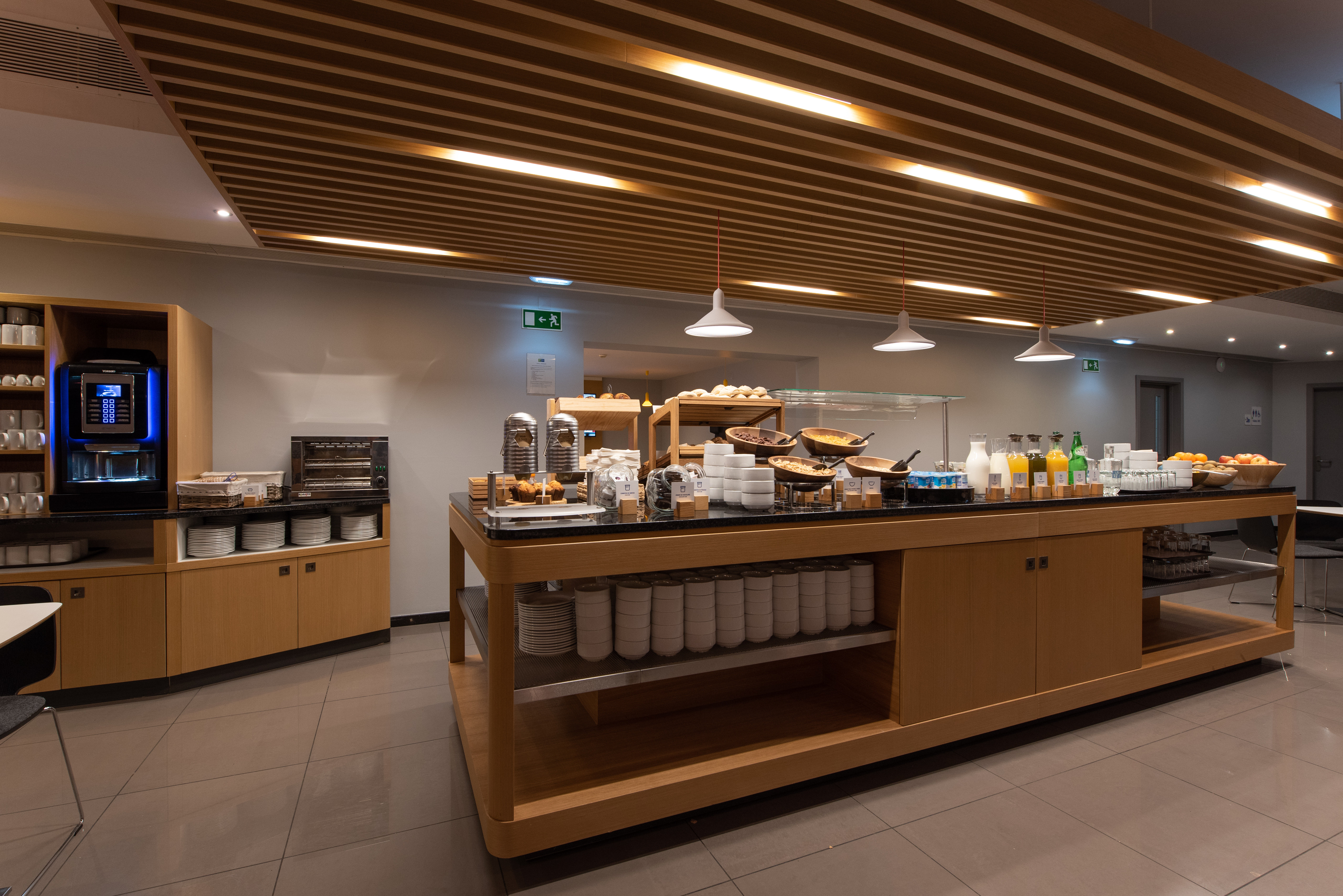 holiday inn express lisbon airport by ihg