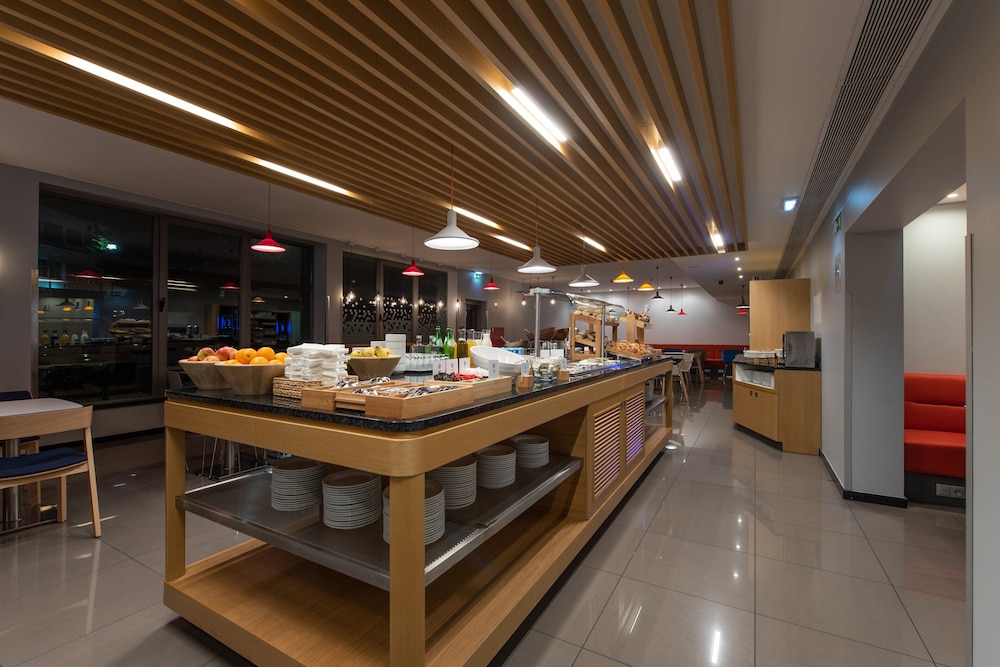 holiday inn express lisbon airport by ihg