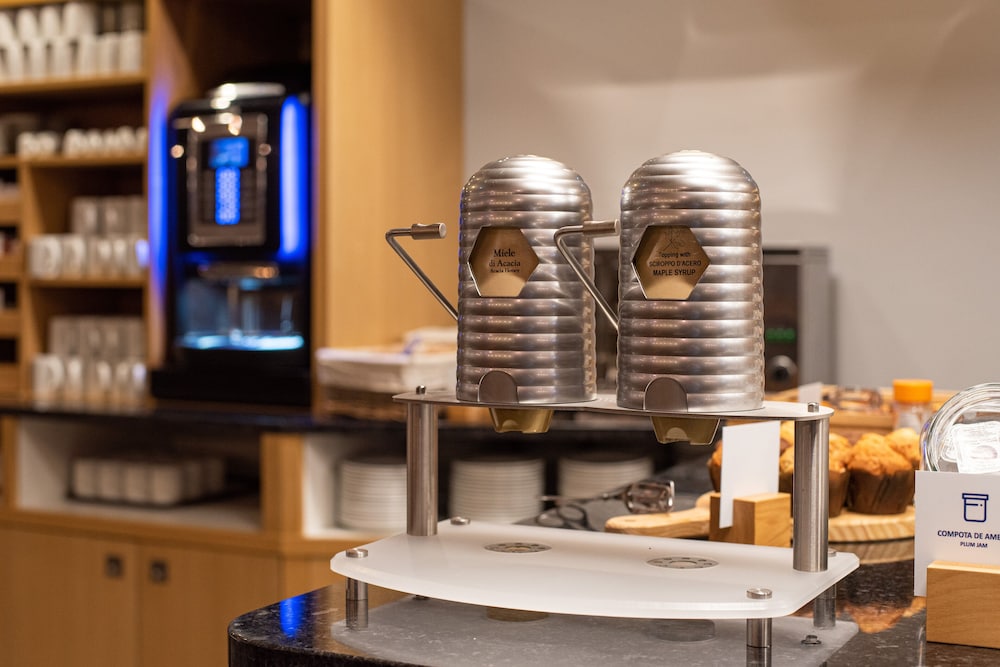 holiday inn express lisbon airport by ihg