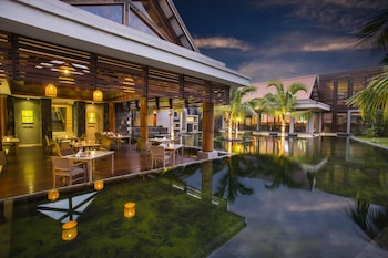 crystals beach resort belle mare a member of radisson individuals