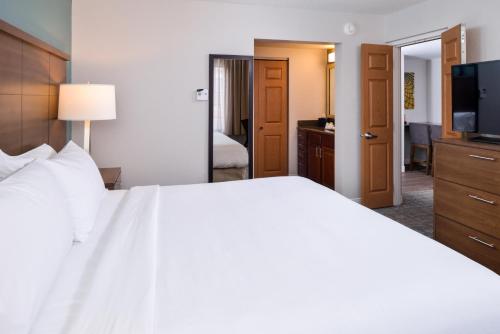 staybridge suites indianapolis downtown convention center by ihg