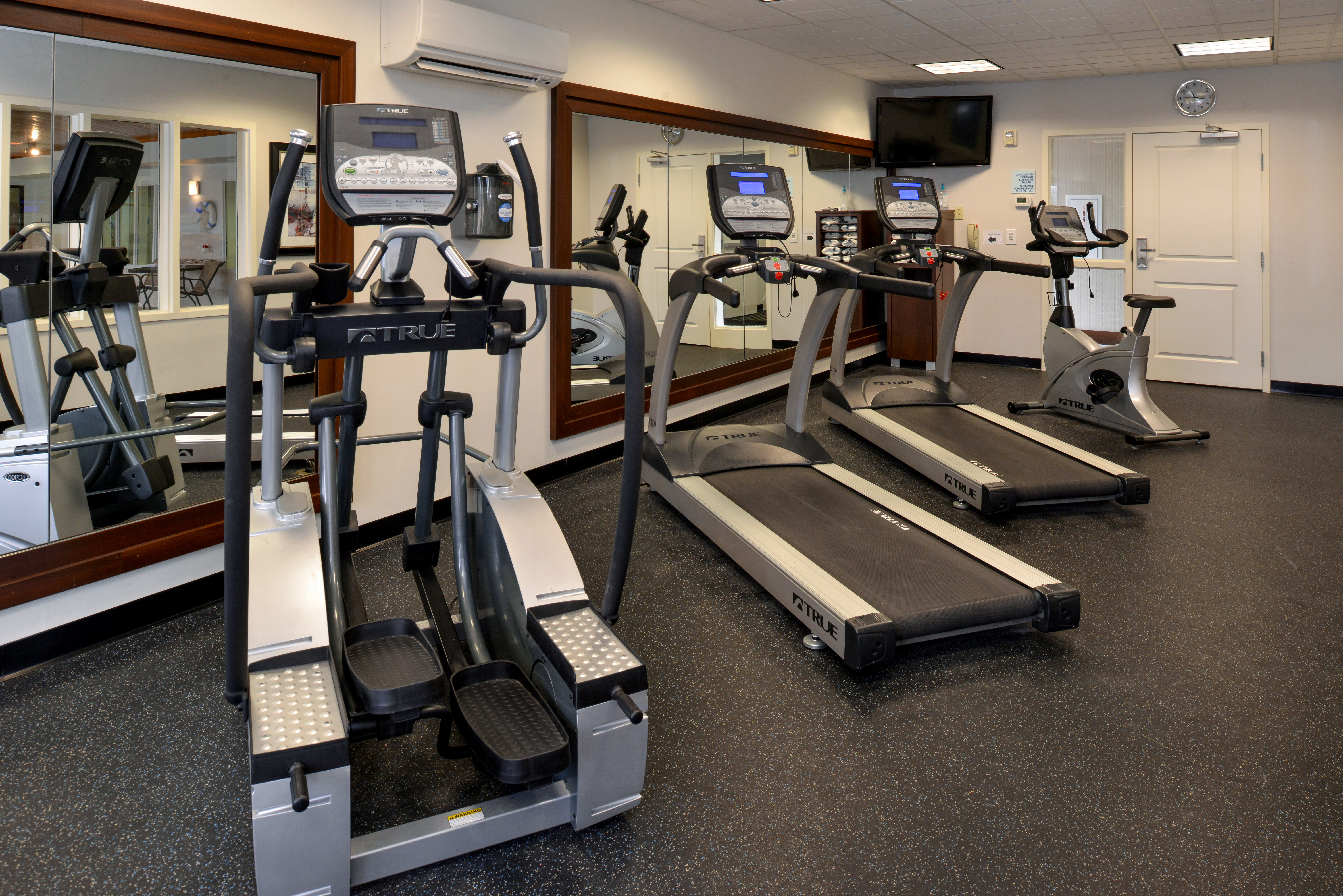 holiday inn express and suites greenfield by ihg