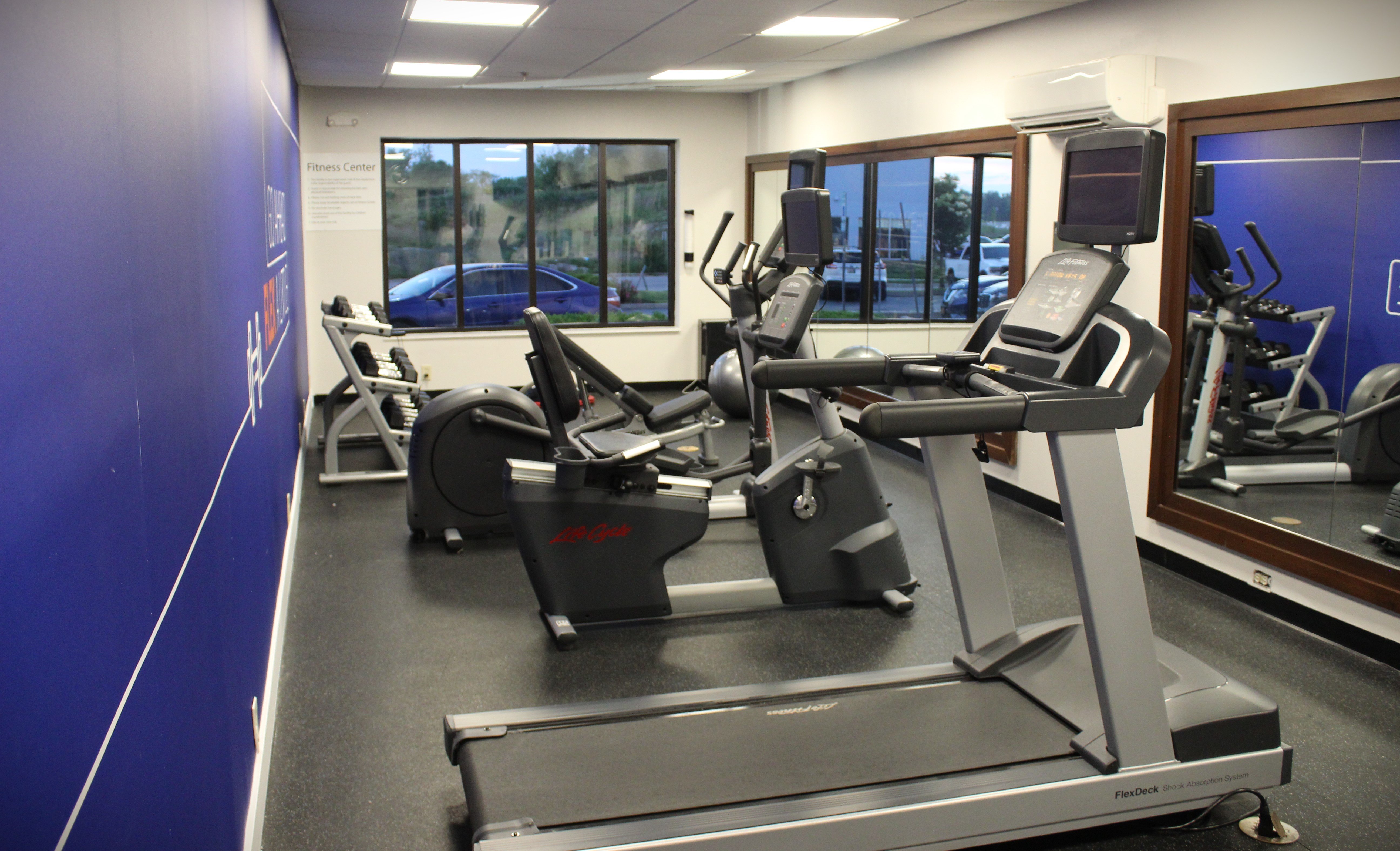 holiday inn express and suites greenfield by ihg