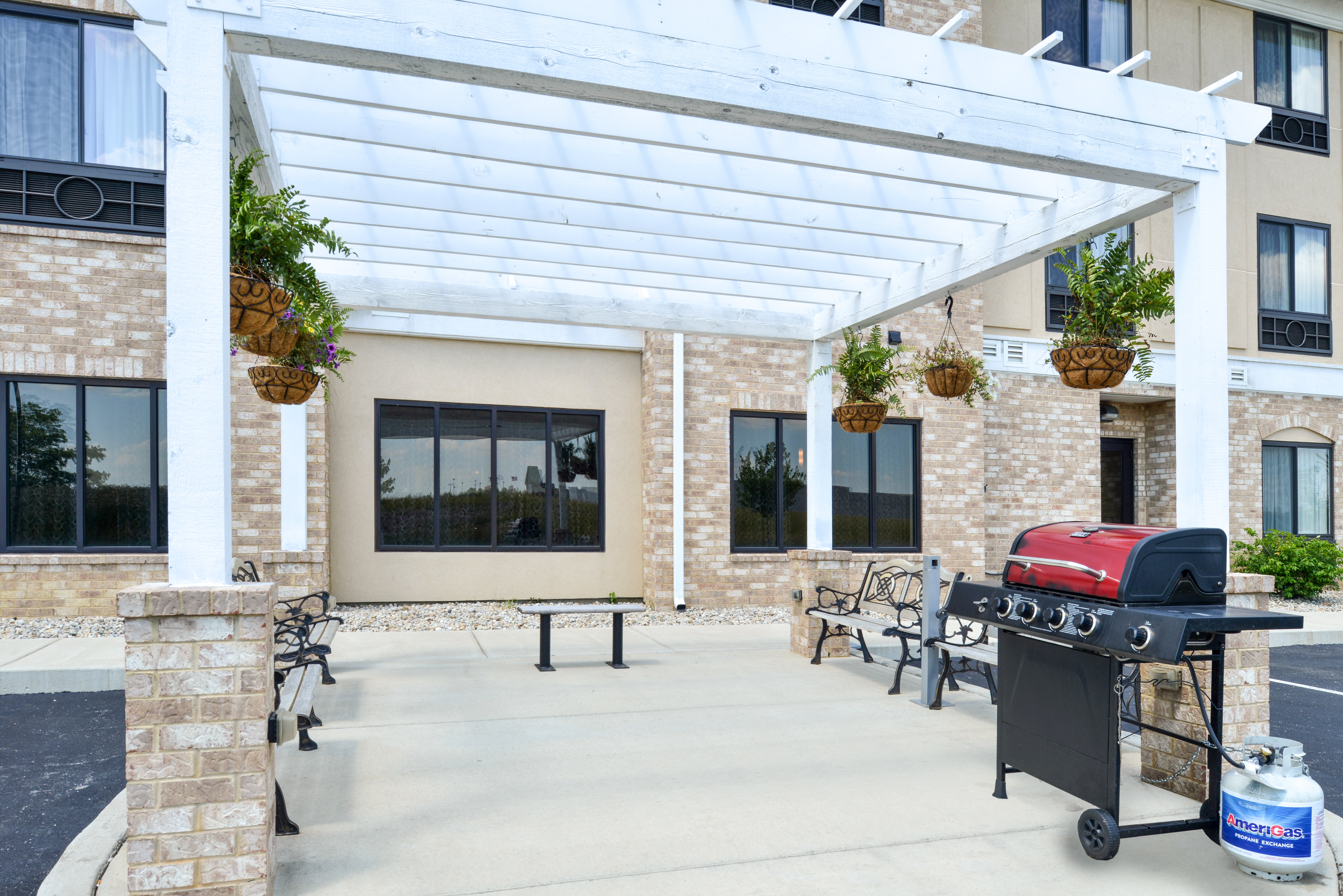 holiday inn express and suites greenfield by ihg