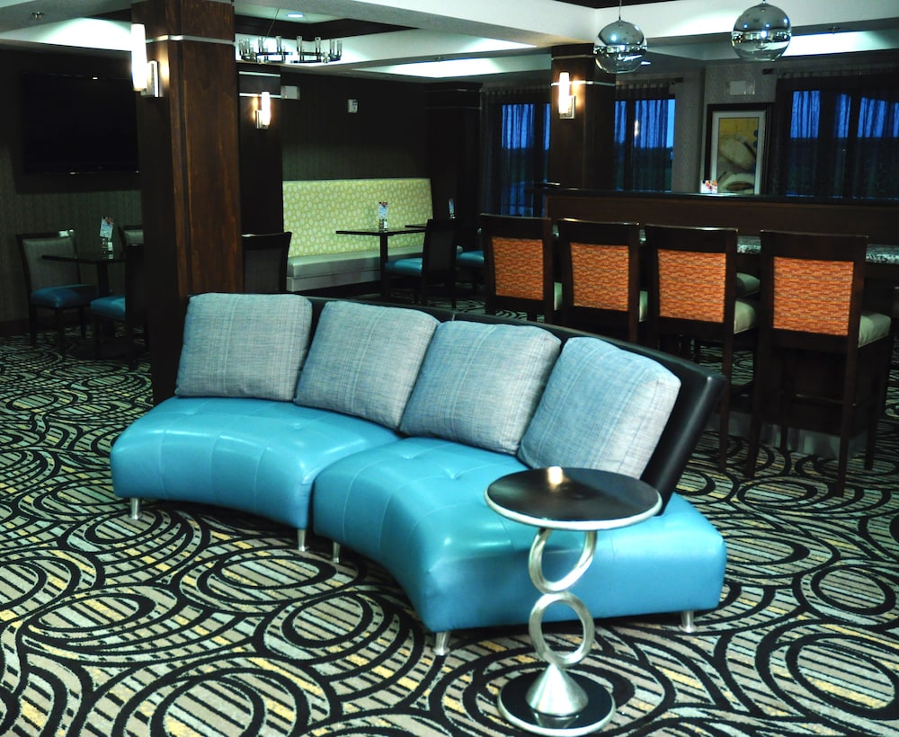 holiday inn express and suites greenfield by ihg