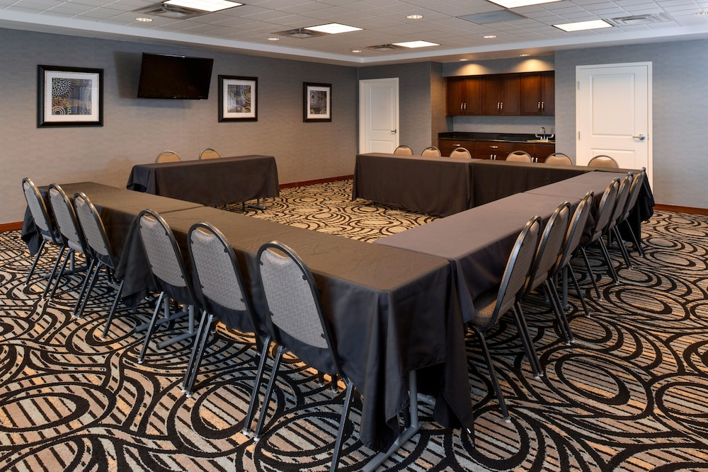 holiday inn express and suites greenfield by ihg