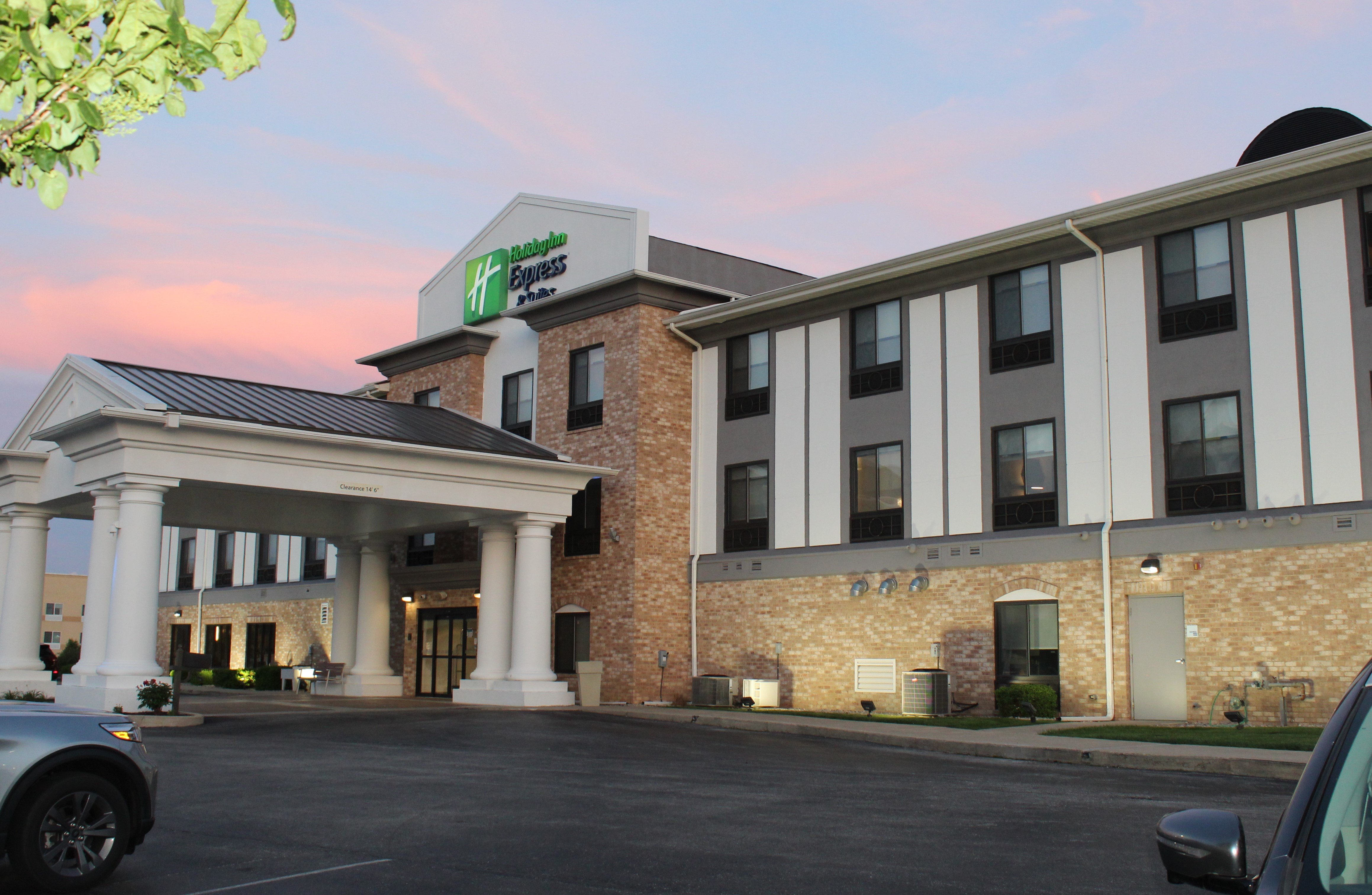 holiday inn express and suites greenfield by ihg