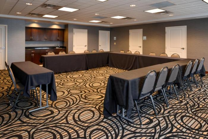 holiday inn express and suites greenfield by ihg