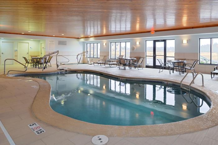 holiday inn express and suites greenfield by ihg
