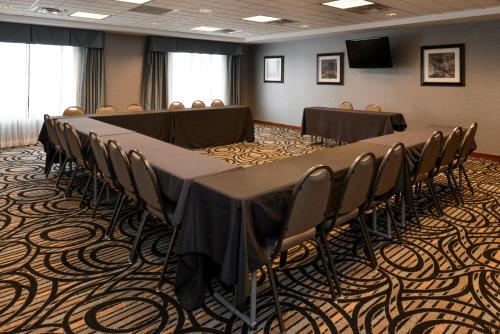 holiday inn express and suites greenfield by ihg