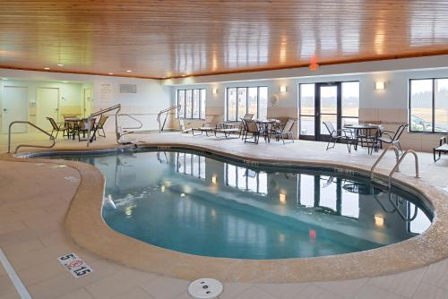 holiday inn express and suites greenfield by ihg