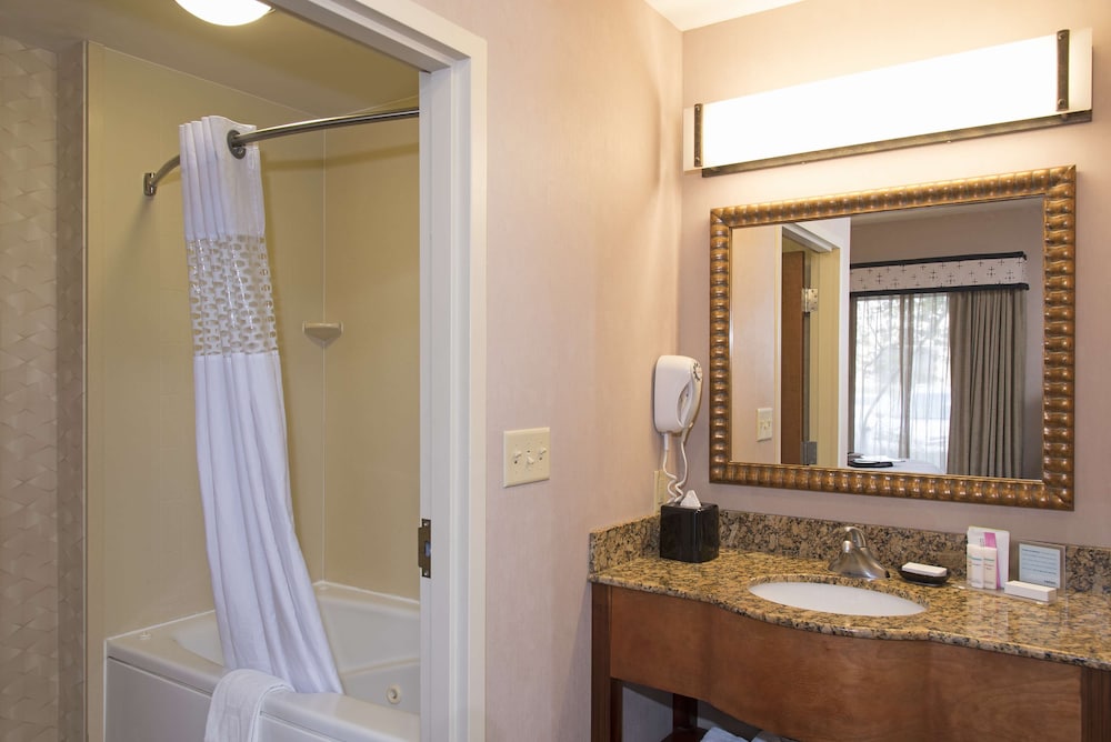 hampton inn and suites indianapolis fishers