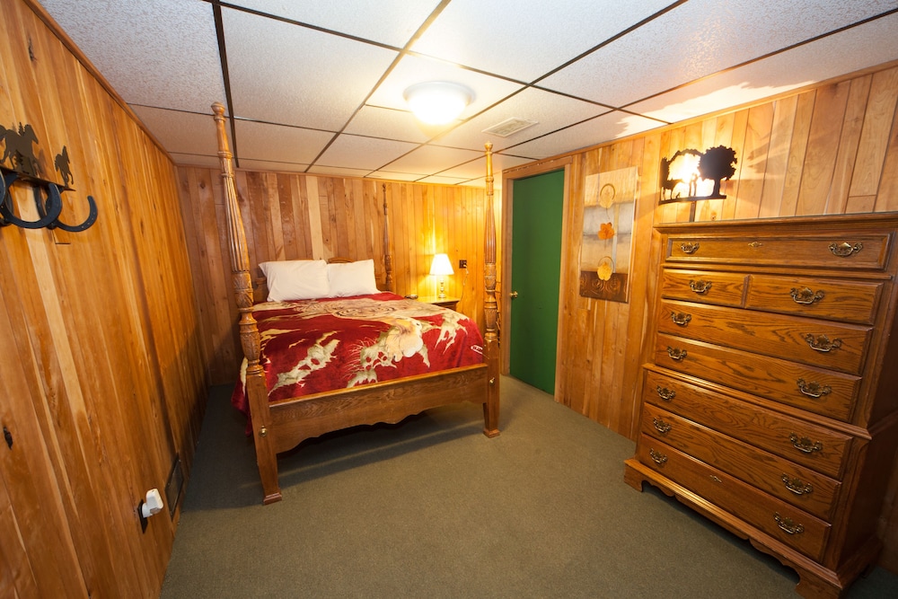 log cabin lodge and suites