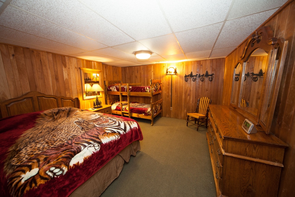 log cabin lodge and suites
