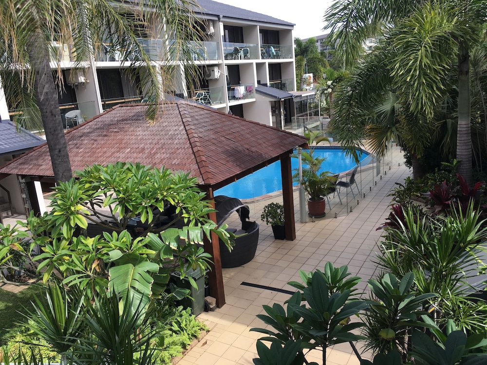 Burleigh Palms Holiday Apartments,Burleigh Waters>>Burleigh Heads,4 star