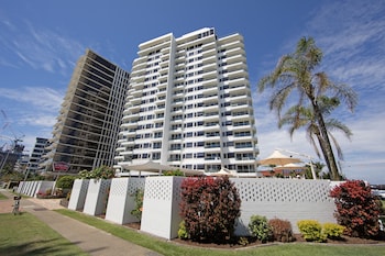 Southern Cross Beachfront Holiday Apartments,Burleigh Waters>>Burleigh Heads,4 star