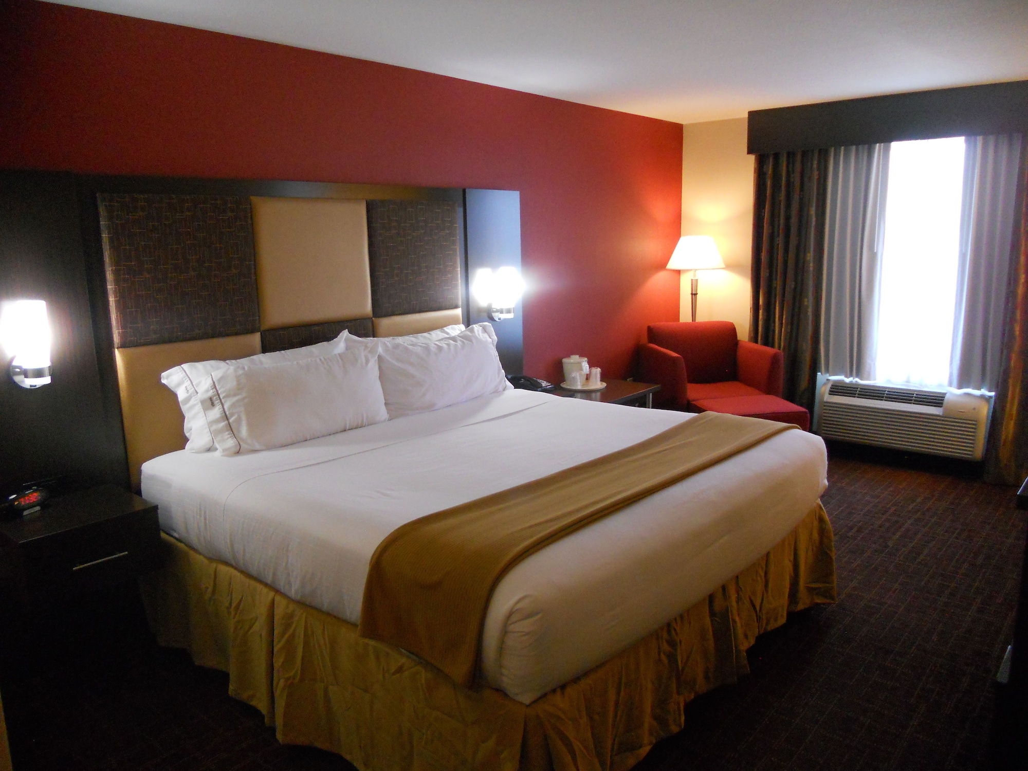 holiday inn express and suites greensburg by ihg