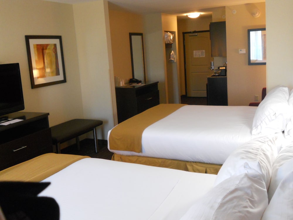 holiday inn express and suites greensburg by ihg