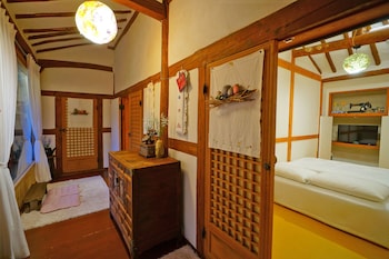 jeonju sky giwa pension