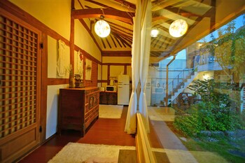 jeonju sky giwa pension