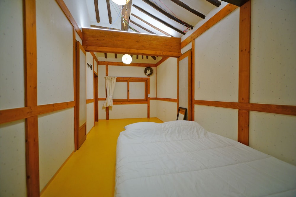 jeonju sky giwa pension