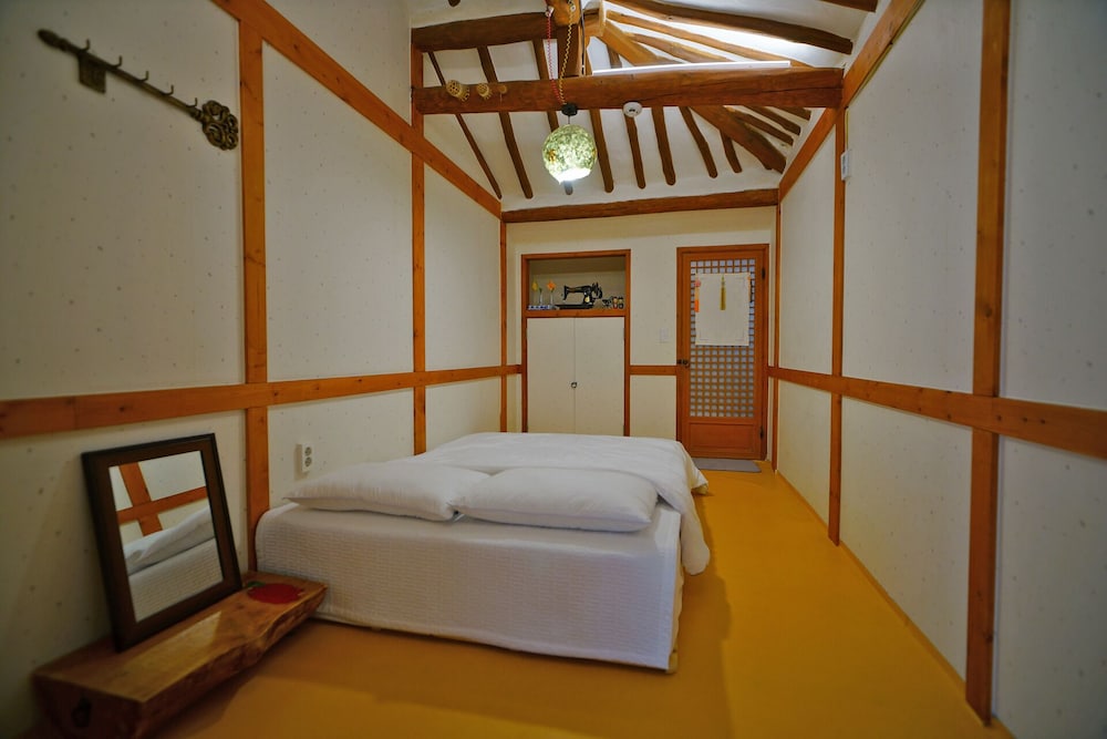 jeonju sky giwa pension